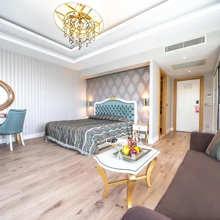 Karmir & Hotel Kemer